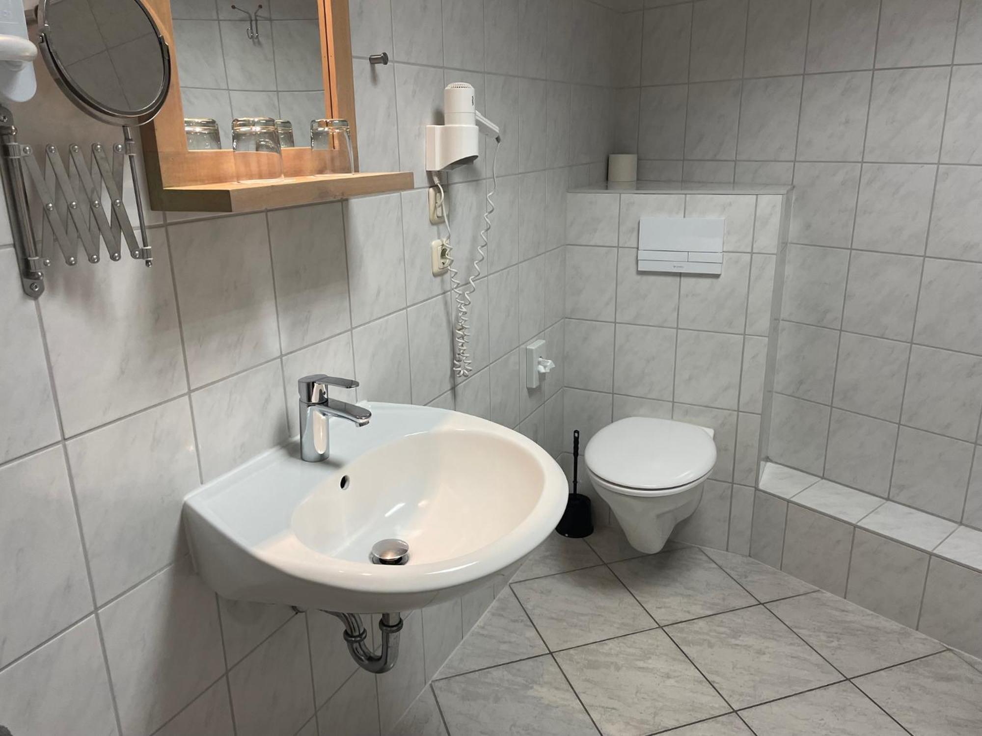 Hotel Rabenstein Raben Steinfeld ภายนอก รูปภาพ