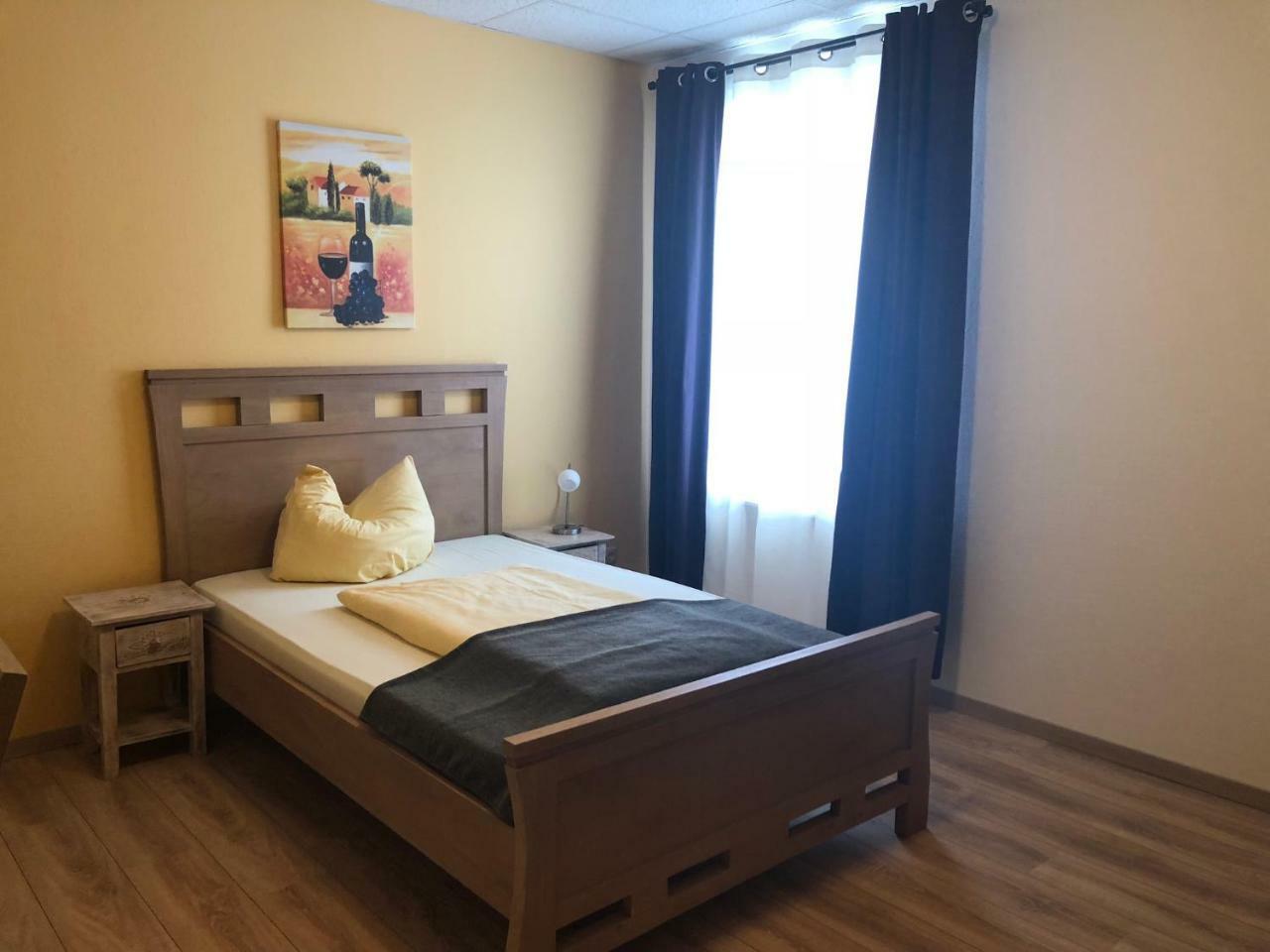 Hotel Rabenstein Raben Steinfeld ภายนอก รูปภาพ